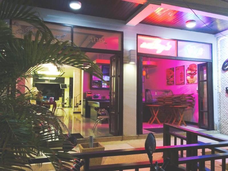 Enjoy'S Beach House & Cafe' Ban Karon Ngoại thất bức ảnh