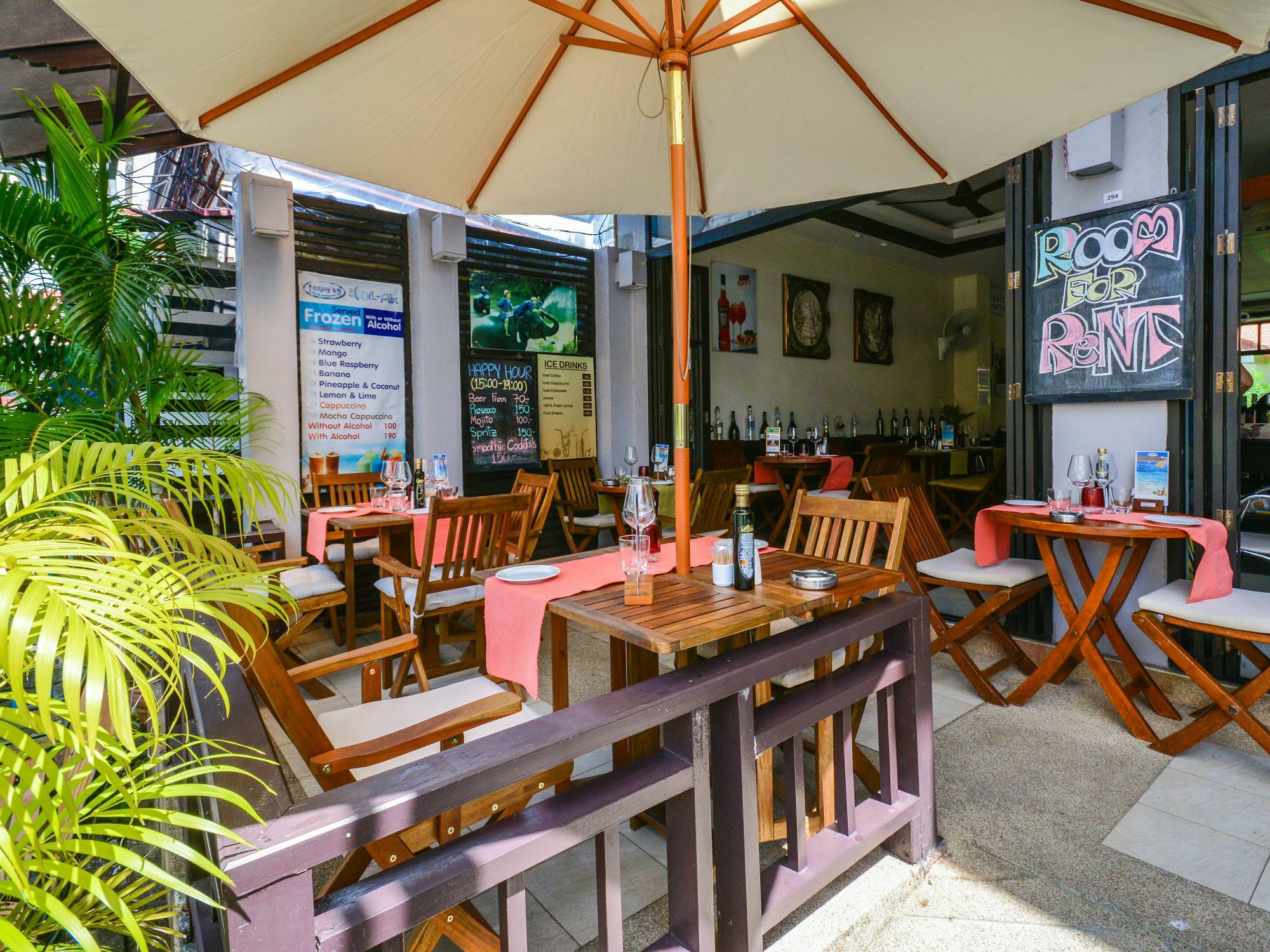 Enjoy'S Beach House & Cafe' Ban Karon Ngoại thất bức ảnh