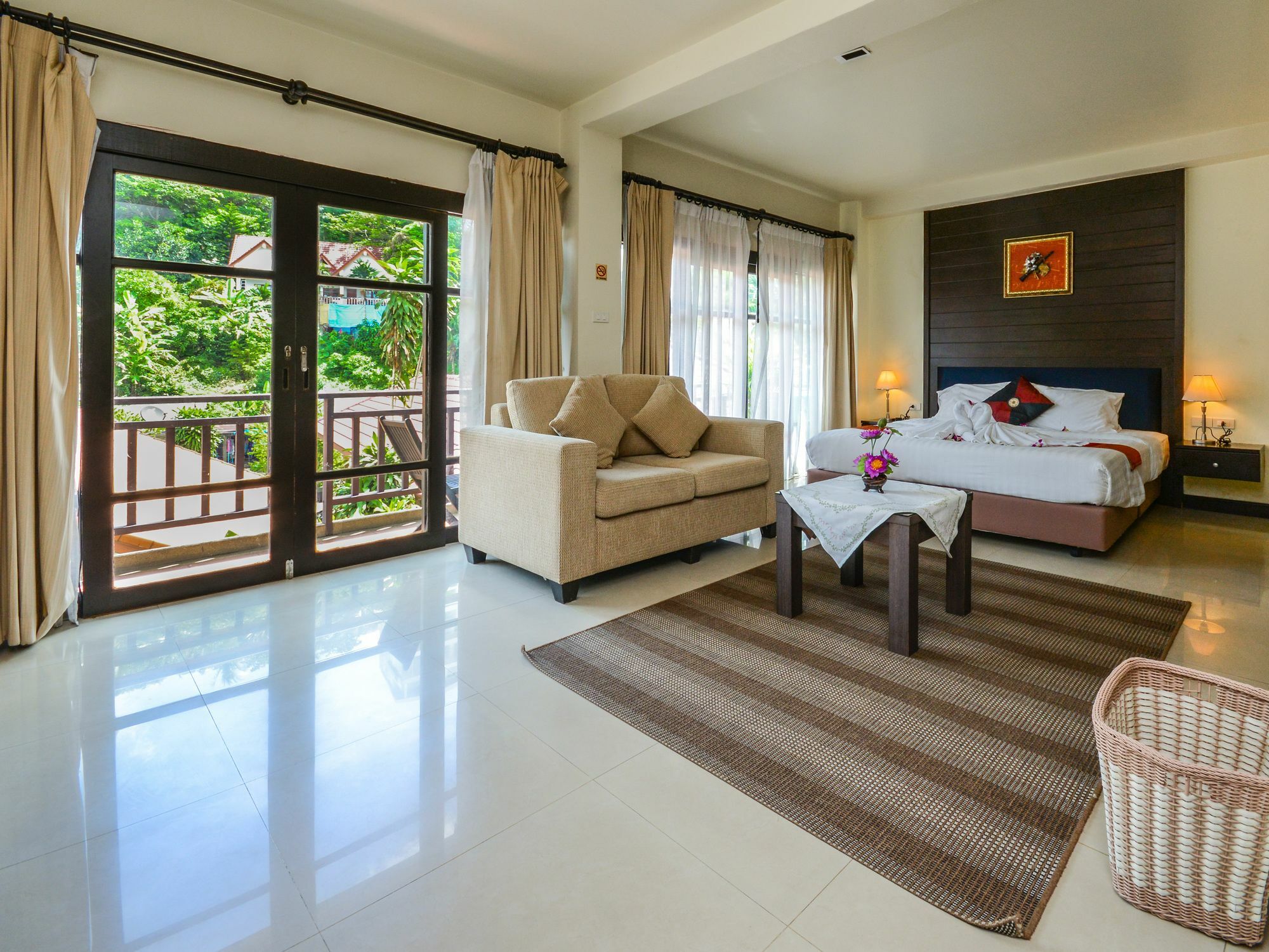 Enjoy'S Beach House & Cafe' Ban Karon Ngoại thất bức ảnh